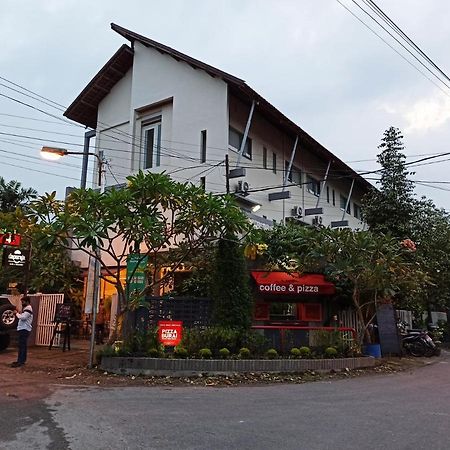 棉兰 罗玛28撒利亚旅馆酒店 外观 照片