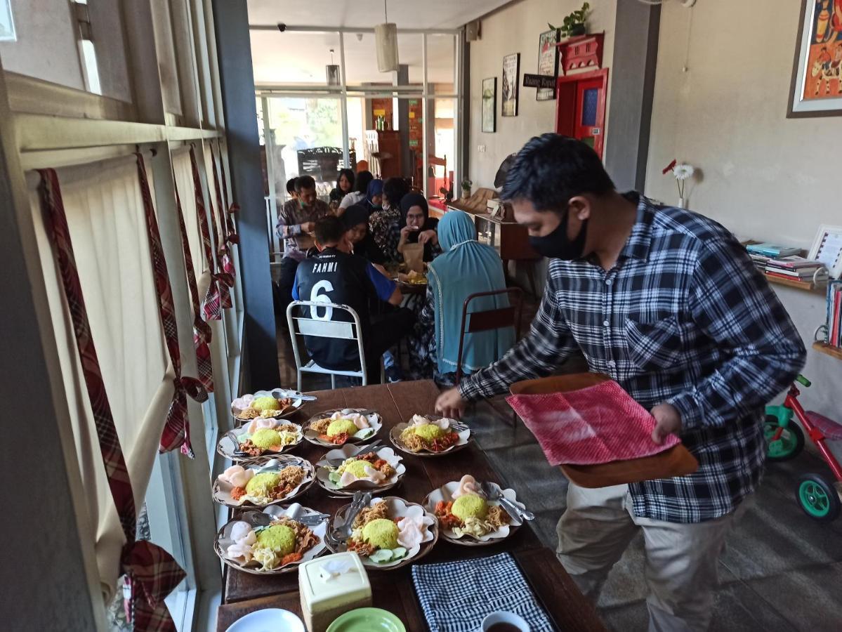 棉兰 罗玛28撒利亚旅馆酒店 外观 照片